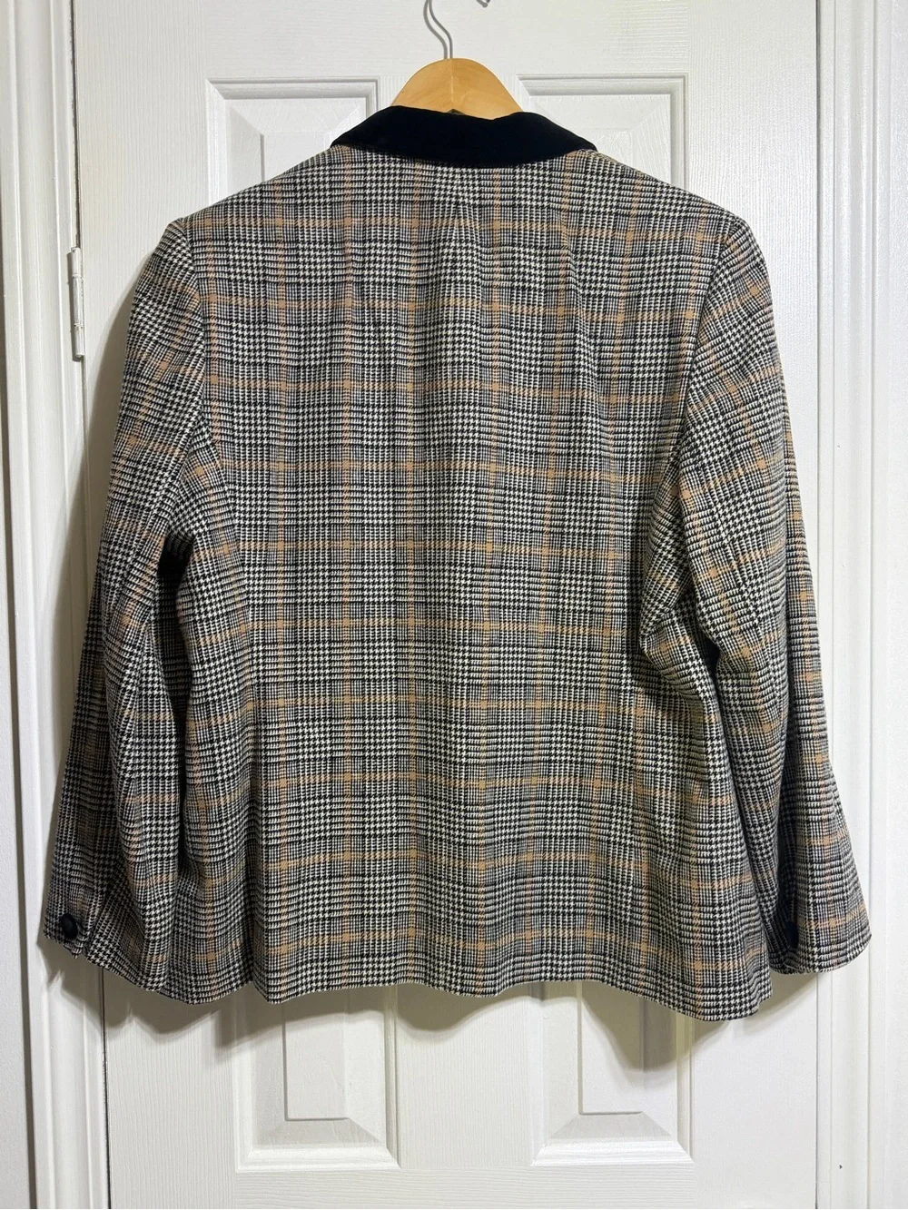 Vintage Pendleton 100% virgin wool skirt suit set plaid tartan black tan size 10